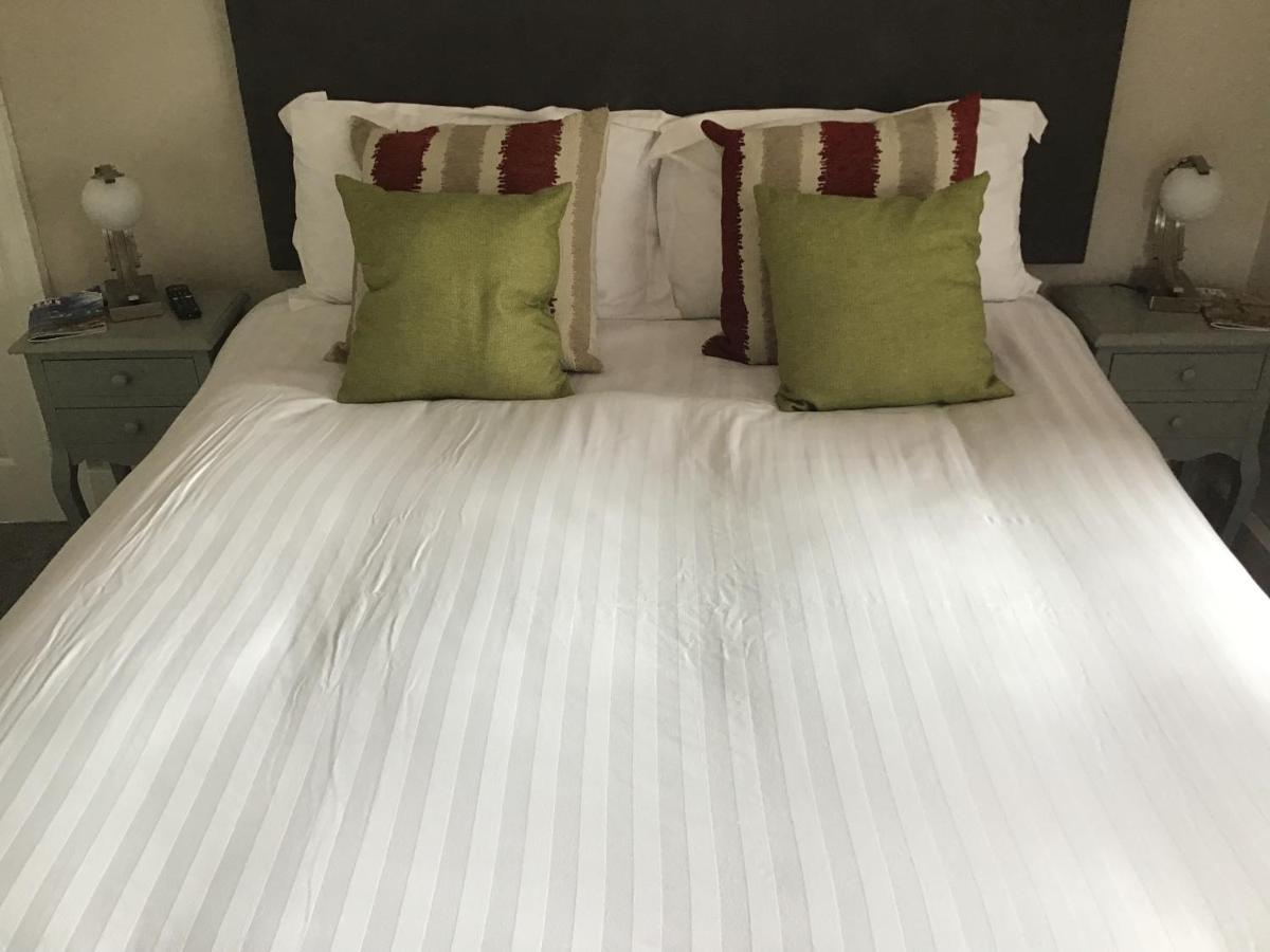 Double or Twin Room with Private Bathroom