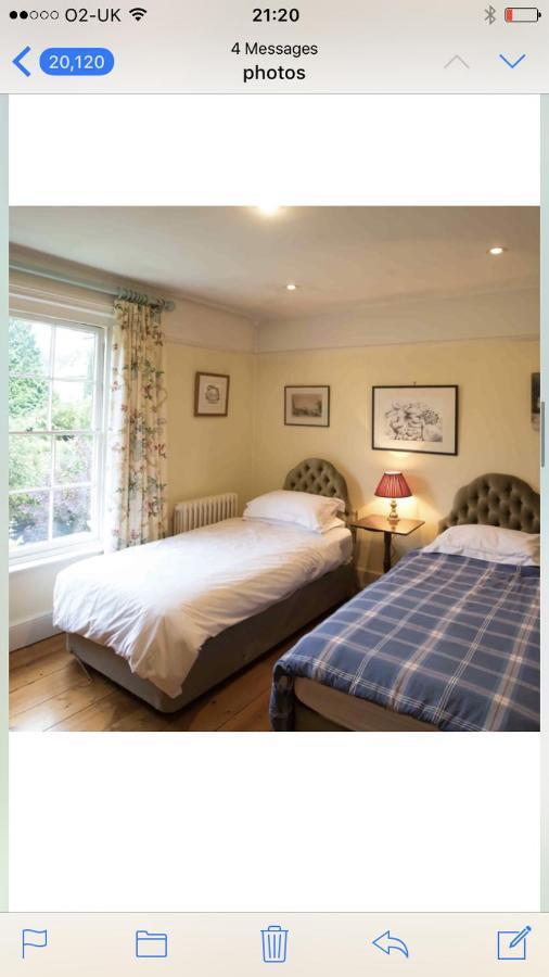 Standard Twin Room with Shared Bathroom