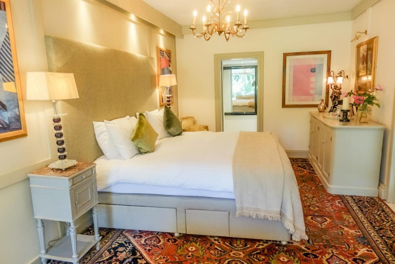 Pavilion Suite Room 5