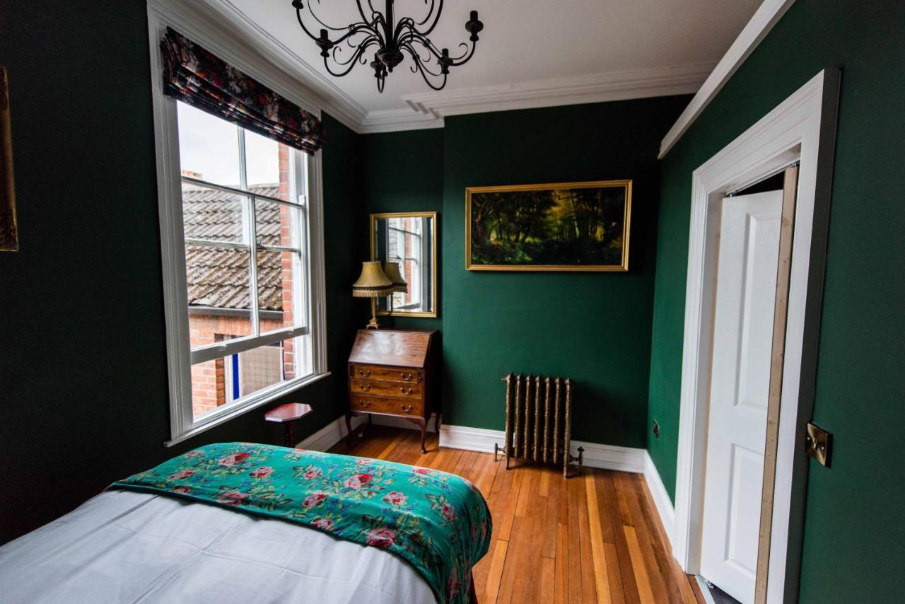 Small Double Room,1057374433:JPEG