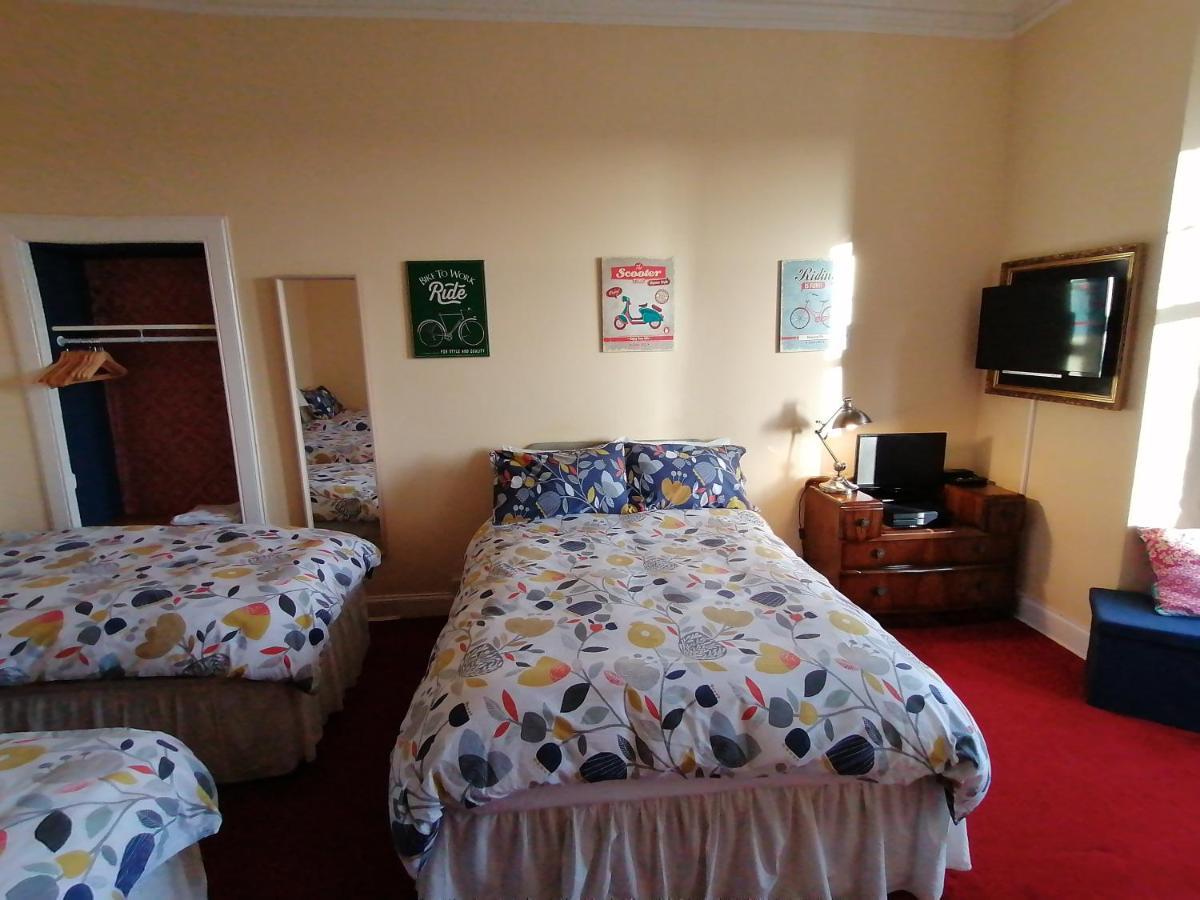 Family Room (5 Adults)