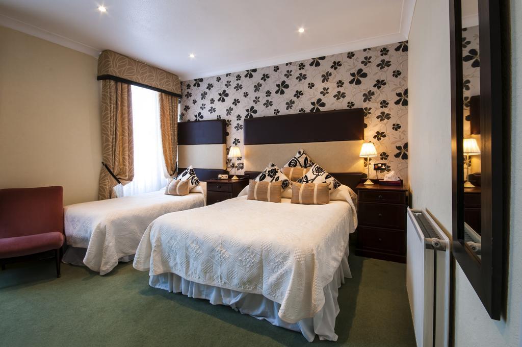 Double or Twin Room with Sea View