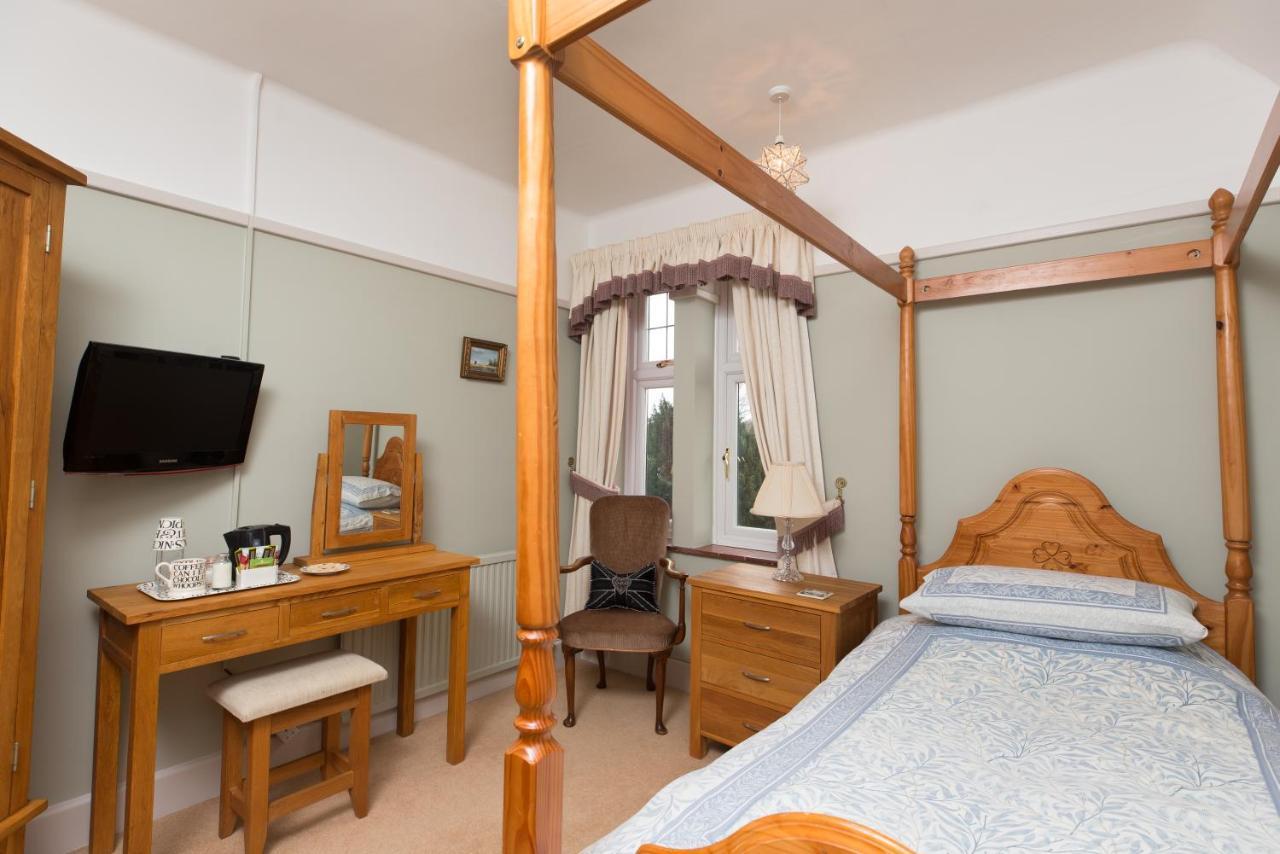 Single Room with Private Bathroom