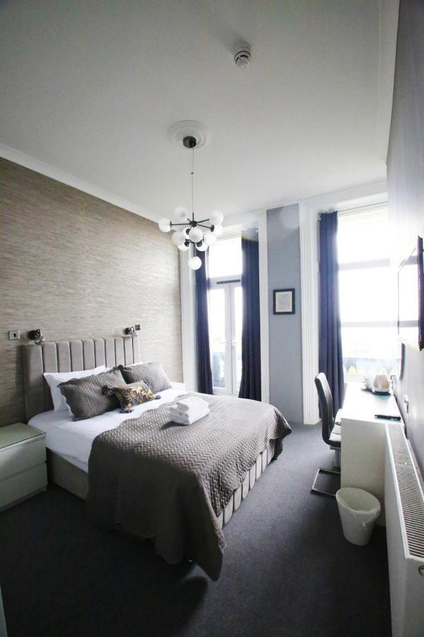 Double Room with Balcony and Sea View