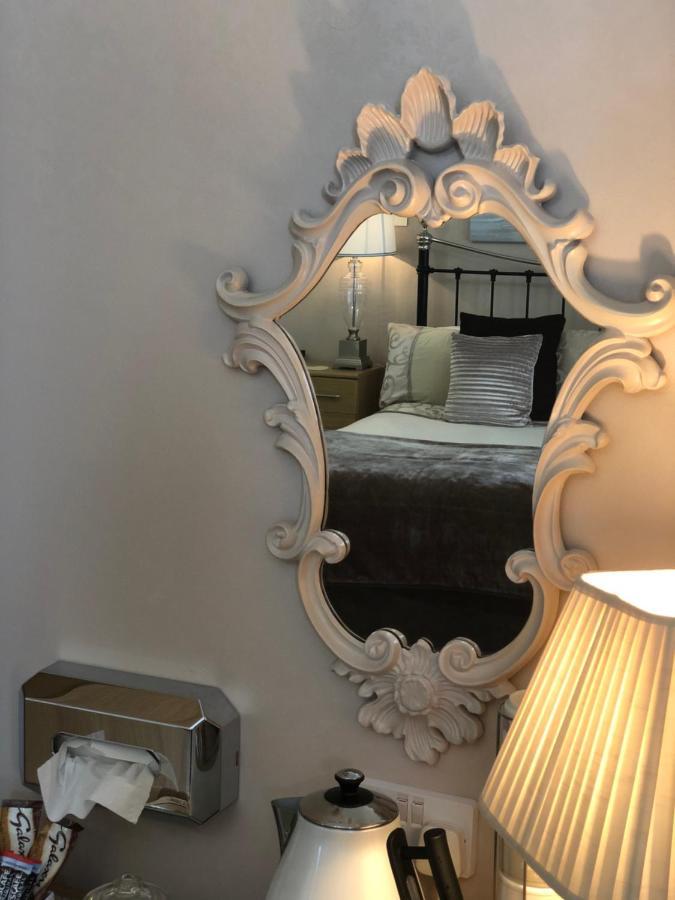 Luxury King or Twin room