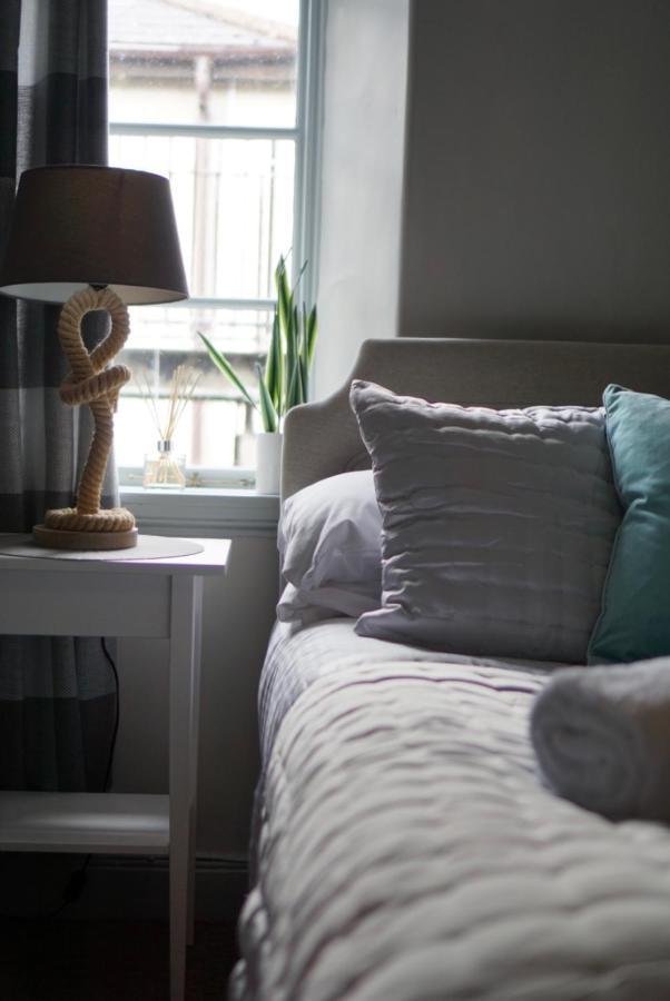 Small Double Room - No Dogs