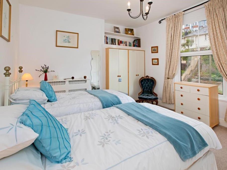 Twin Room with Private Bathroom
