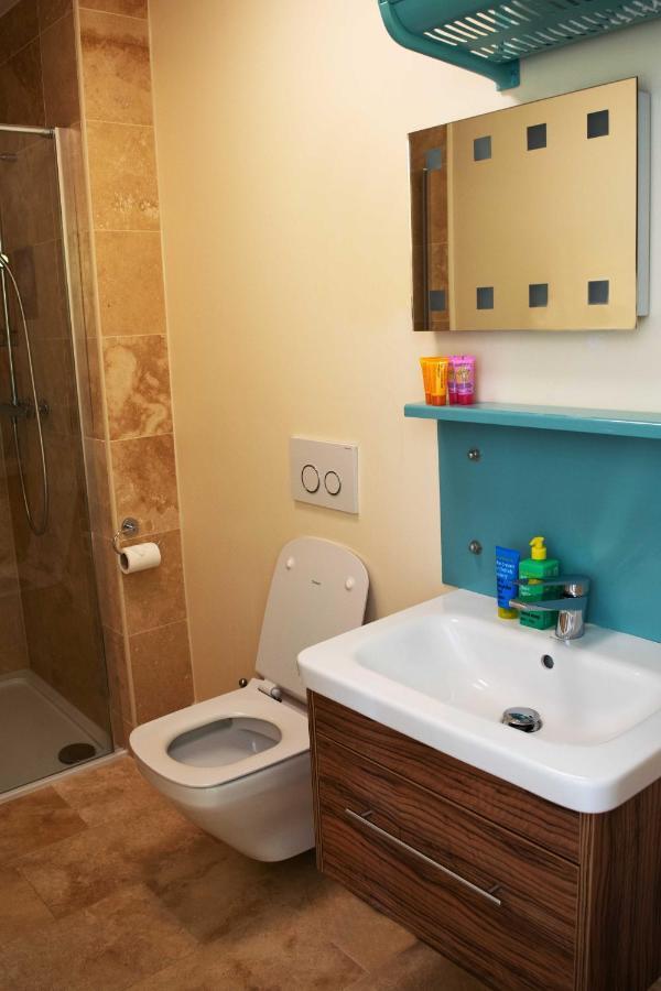 Deluxe Double Room with Shower