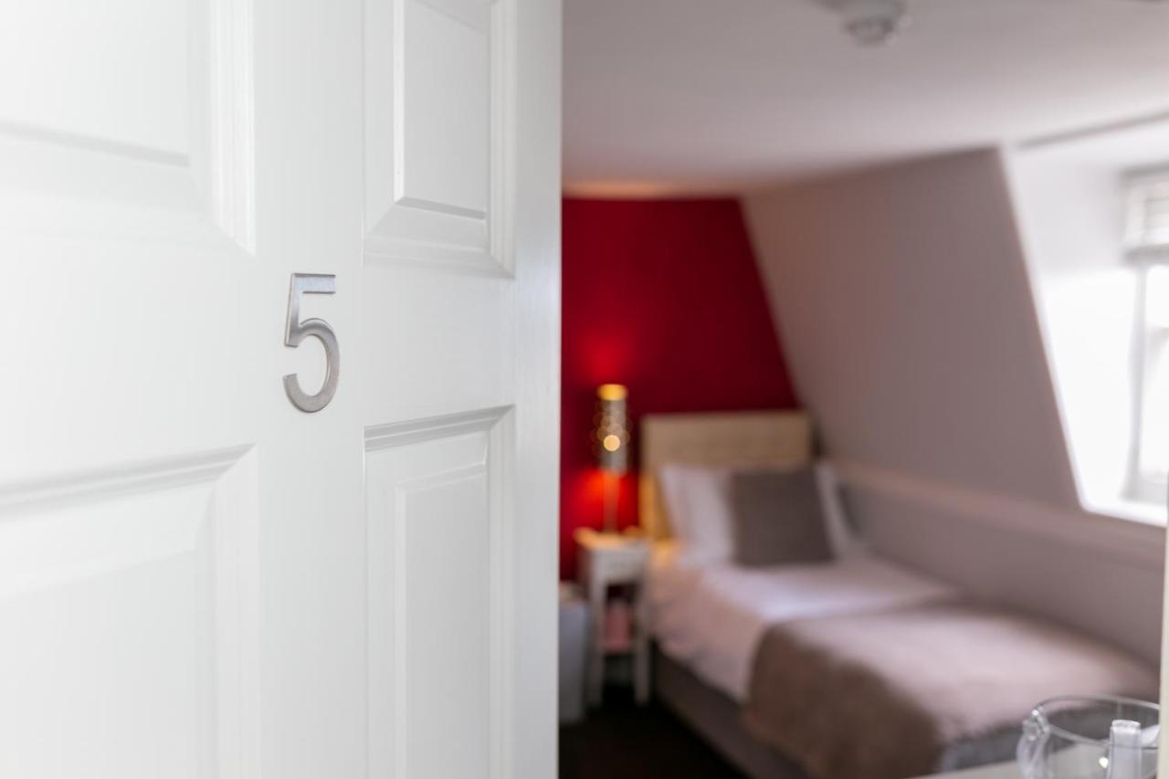 Twin Room with Private Bathroom