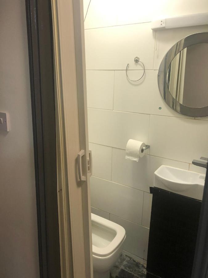 Deluxe Double Room Bath,1152061227:JPEG
