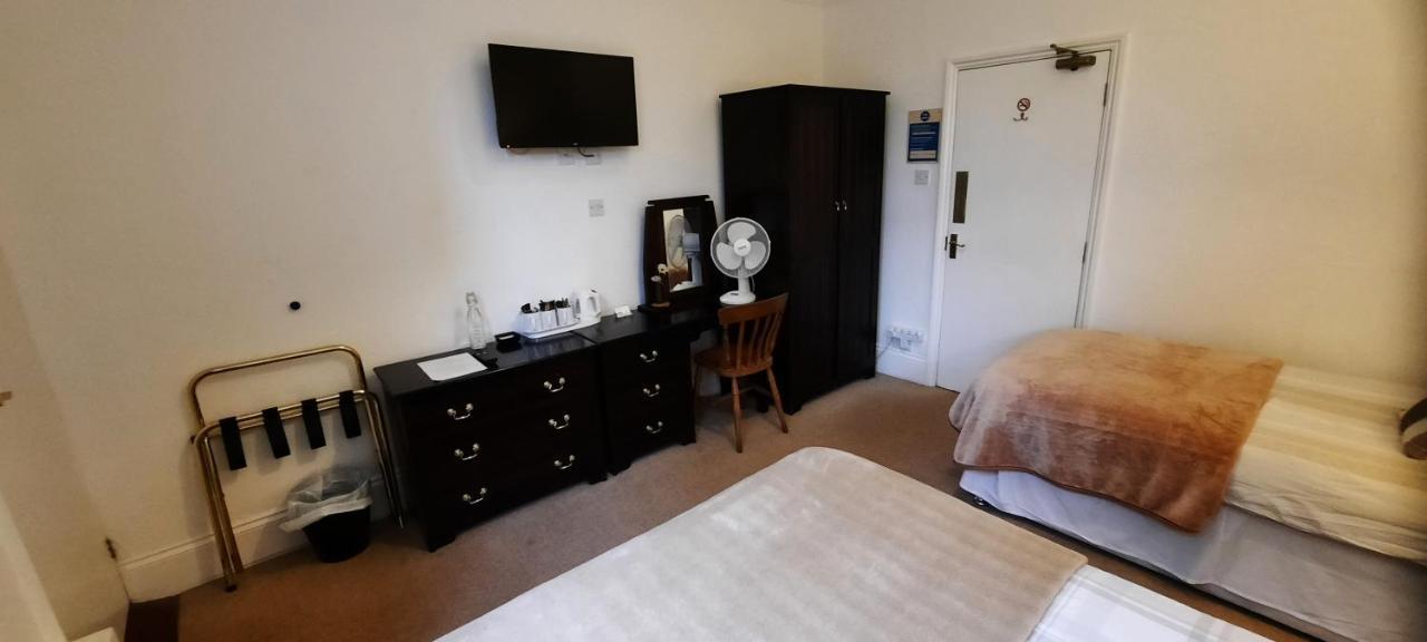 Family Room,403301163:JPEG