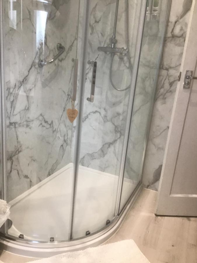 Single Room with Shared Bathroom