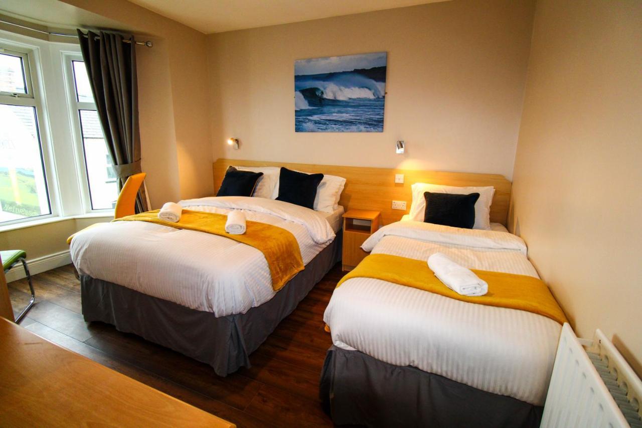 Twin Room with Bathroom