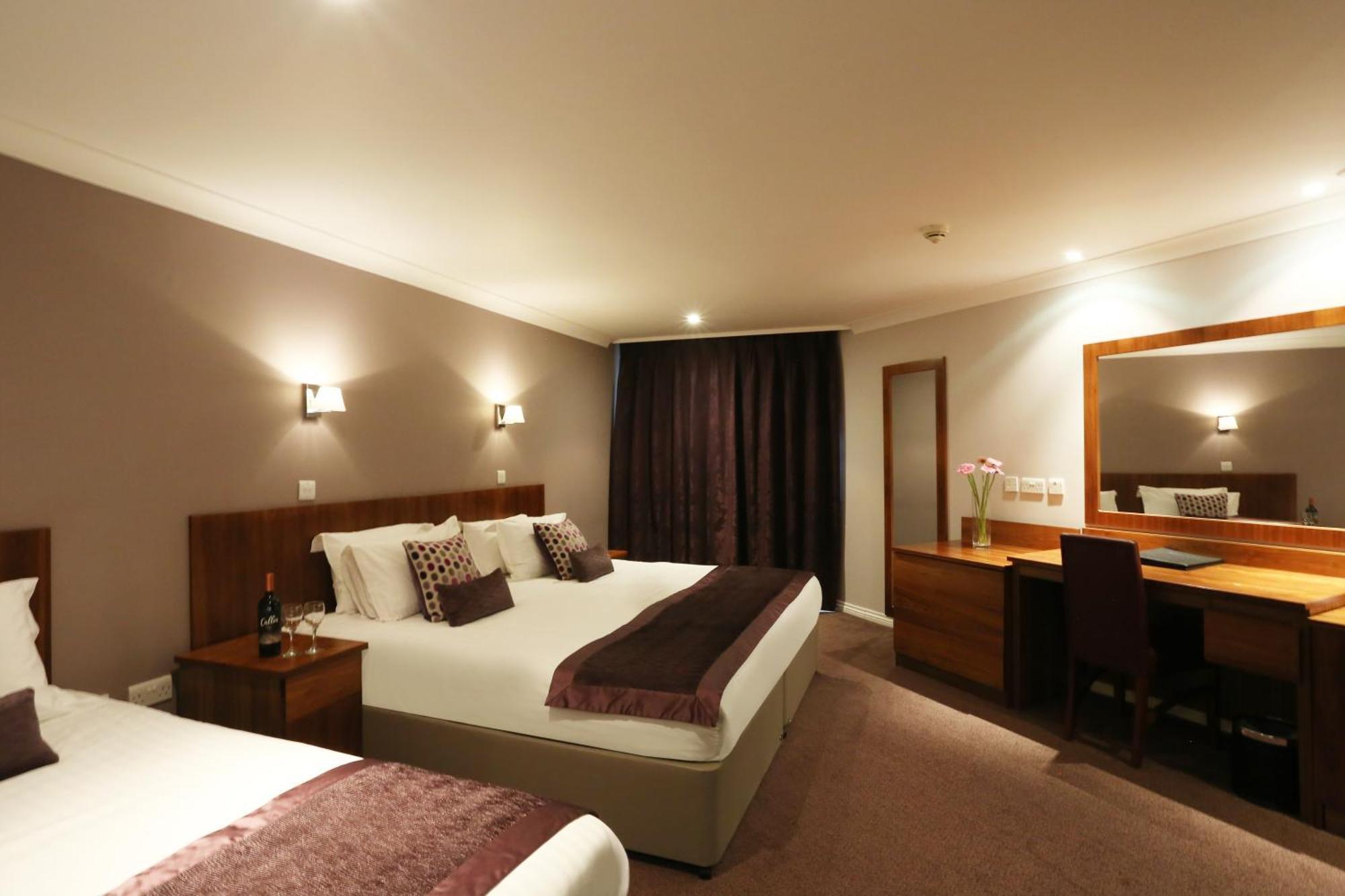 Club Triple Room