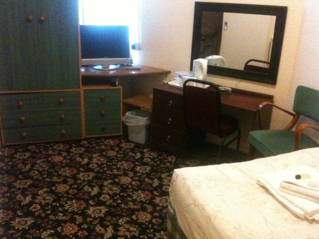 Deluxe Single Room
