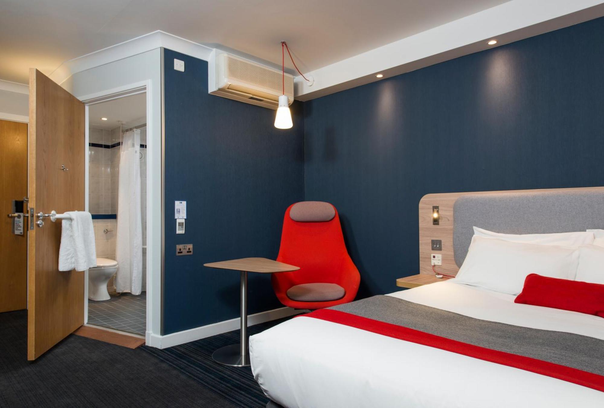 Double Room with Free Hot Breakfast - Accessible
