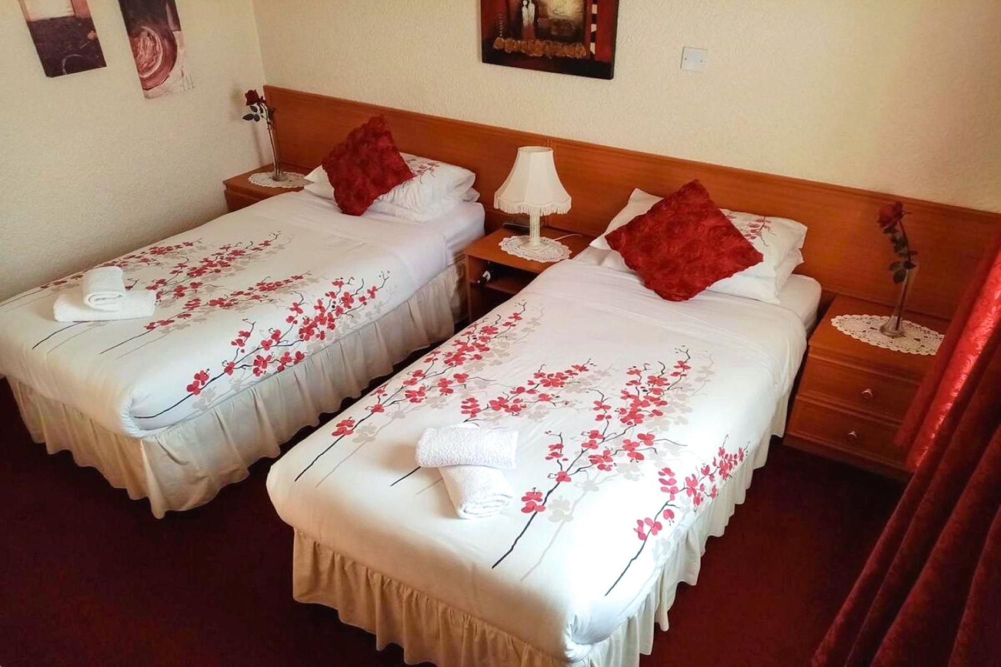 Standard Twin Room