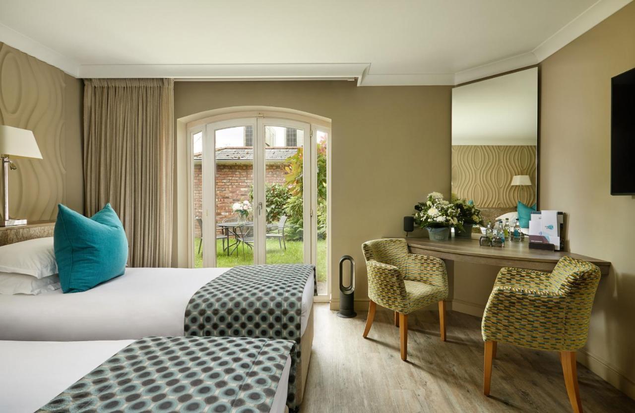 Twin Room with View