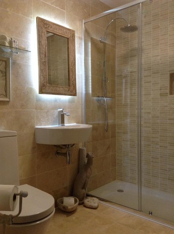 Deluxe SuperKing or Twin Room