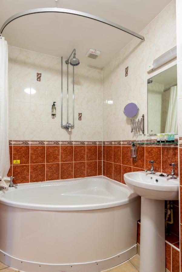 Luxury Triple Room,1667424427:JPEG