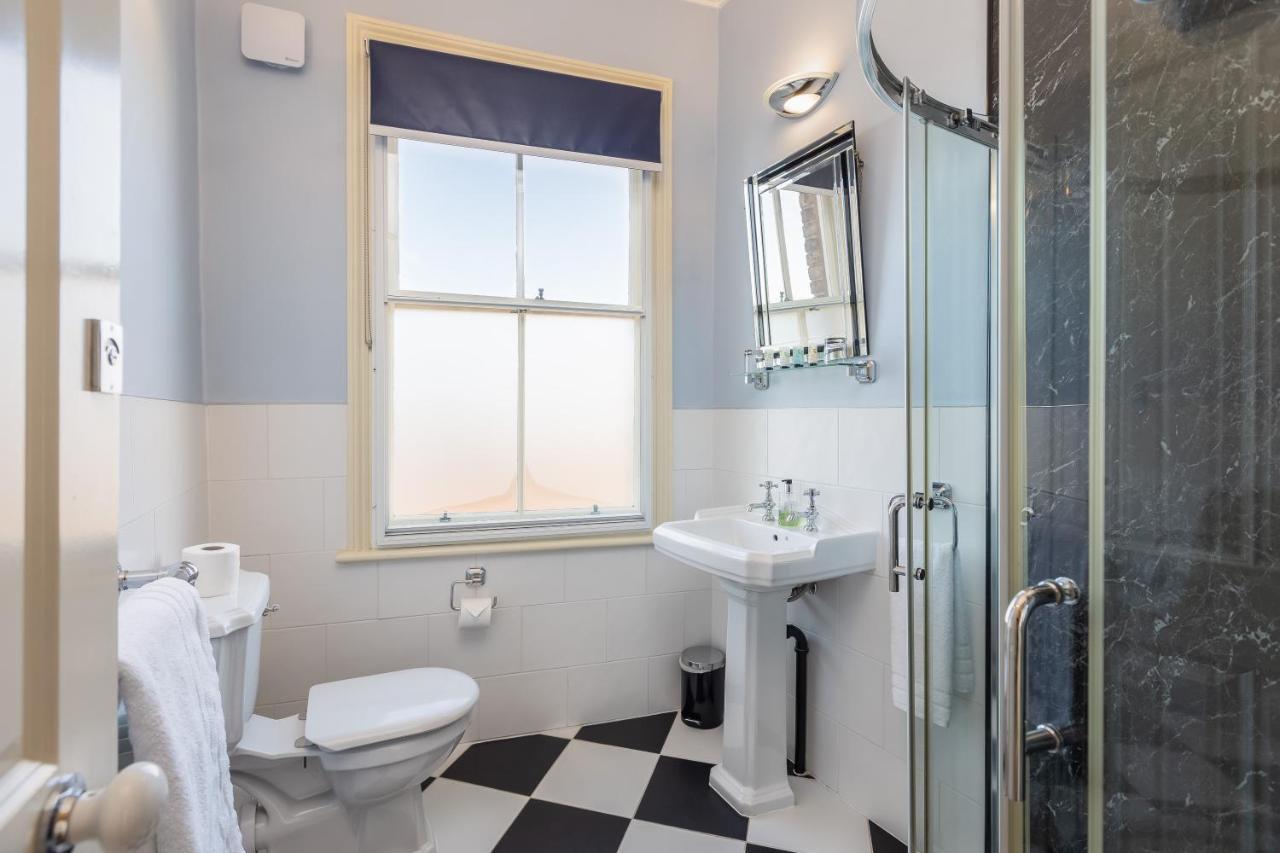 Deluxe Double Room with Shower