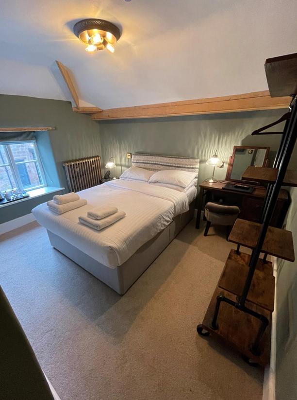 Small Double Room,1358085848:JPEG