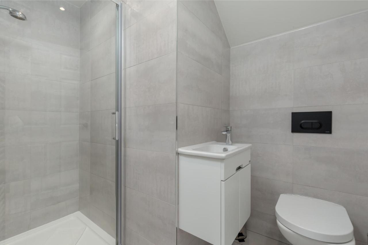 2 Bedroom Deluxe Apartment