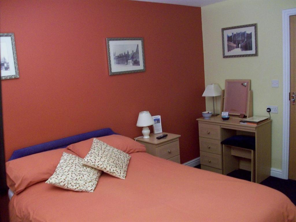 Double Room Private Bathroom