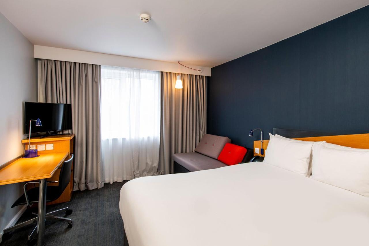 Standard King Room with Free Hot Breakfast