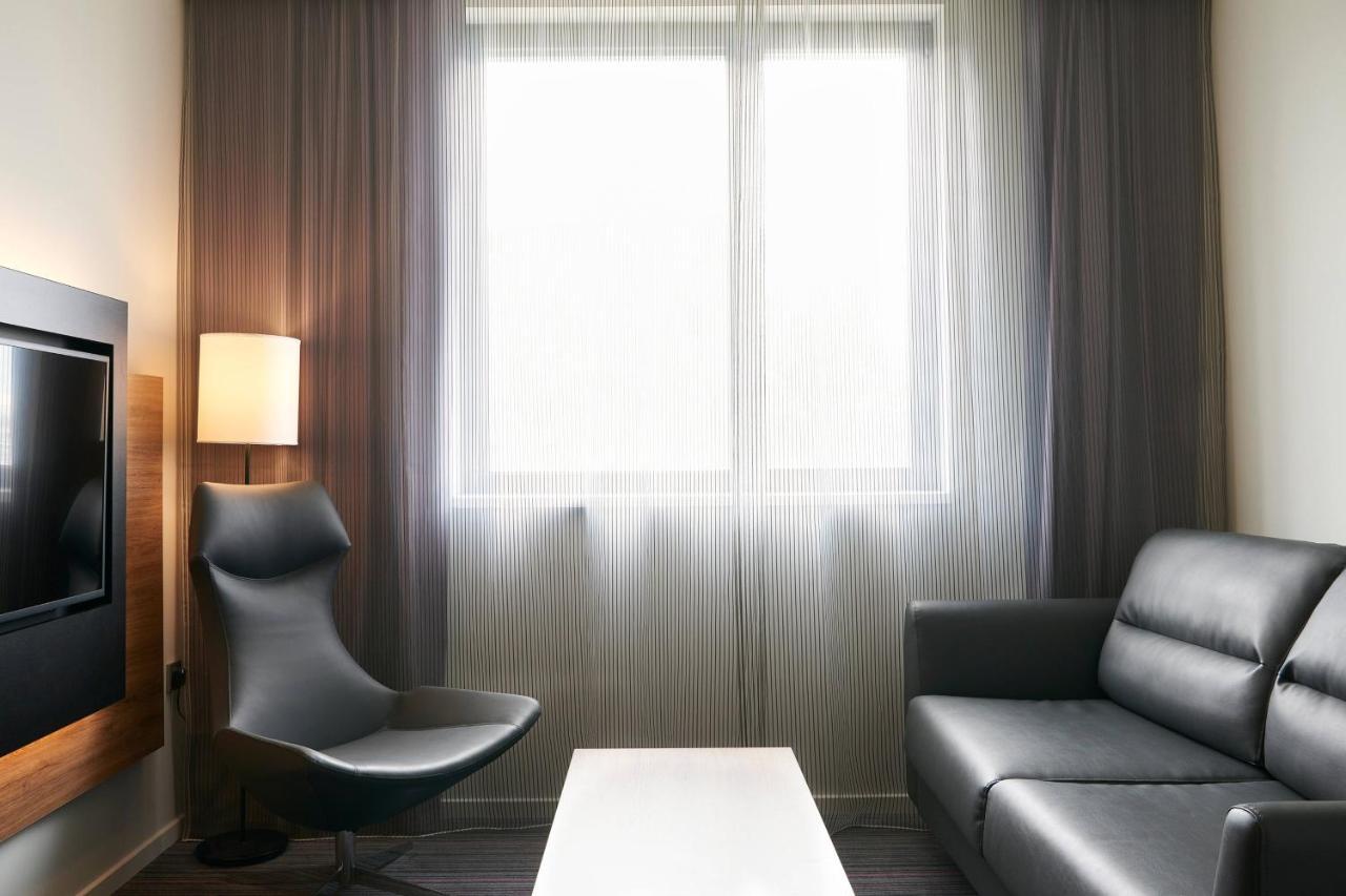 Moxy Extra Sleeper Room