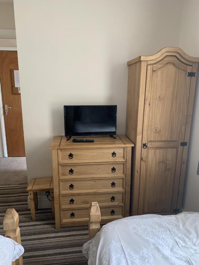 Twin Room with Private Bathroom