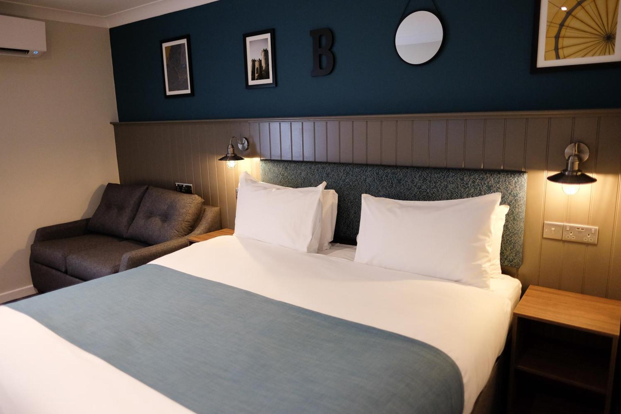 Deluxe King Room
