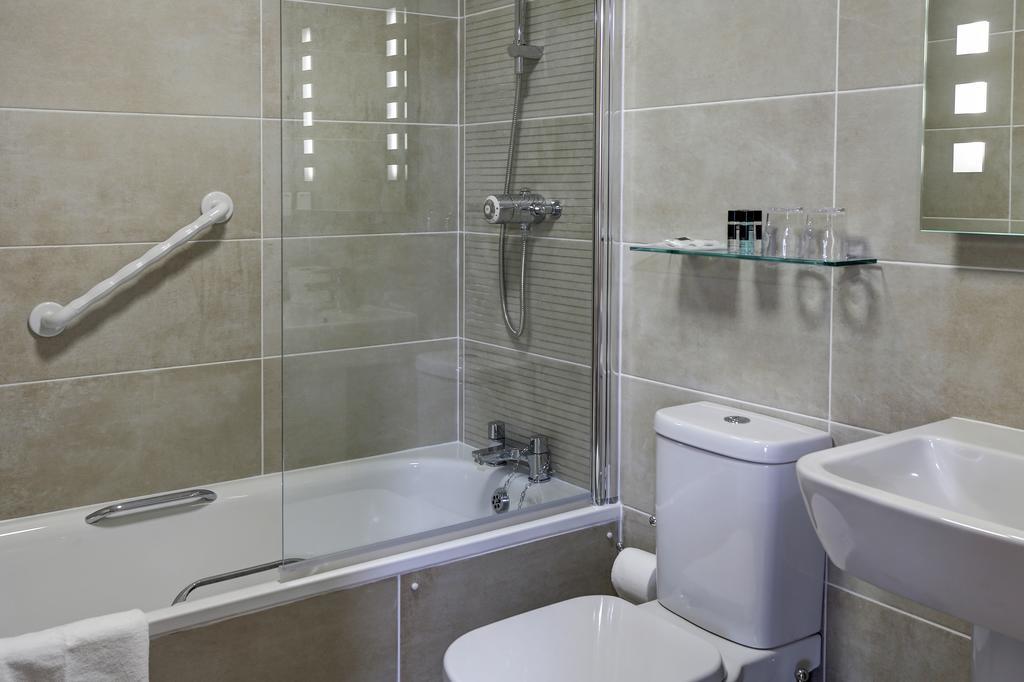 Double Room with Double Bed and Sea View - Non-Smoking