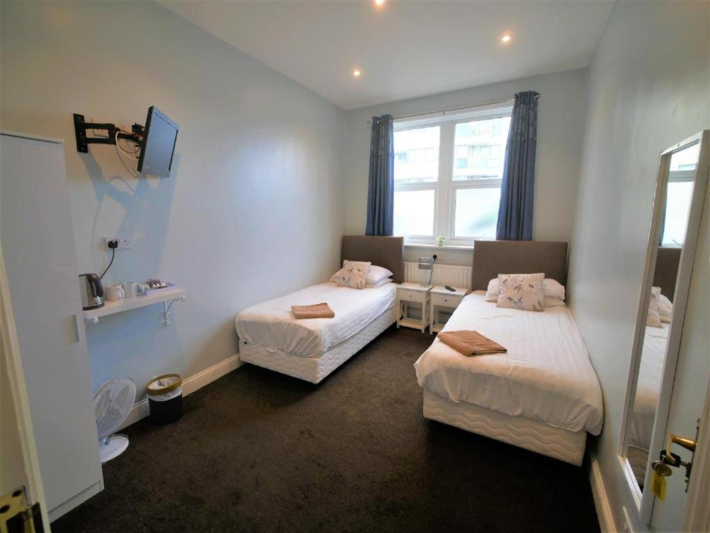 Double or Twin Room En-Suite,1588052598:JPEG