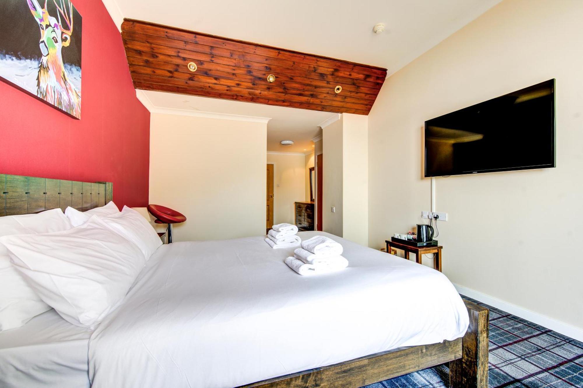 Deluxe Double Room with Loch View