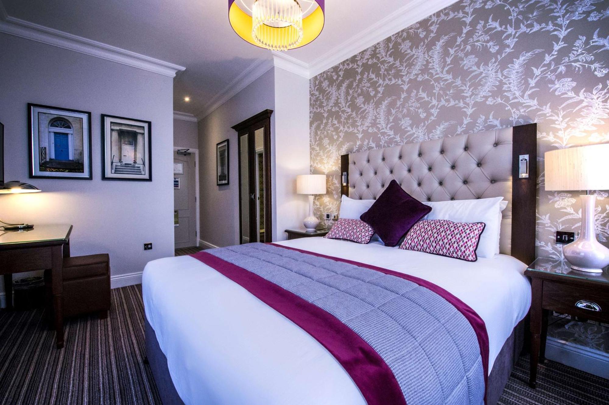 Zimmer mit Queensize-Bett