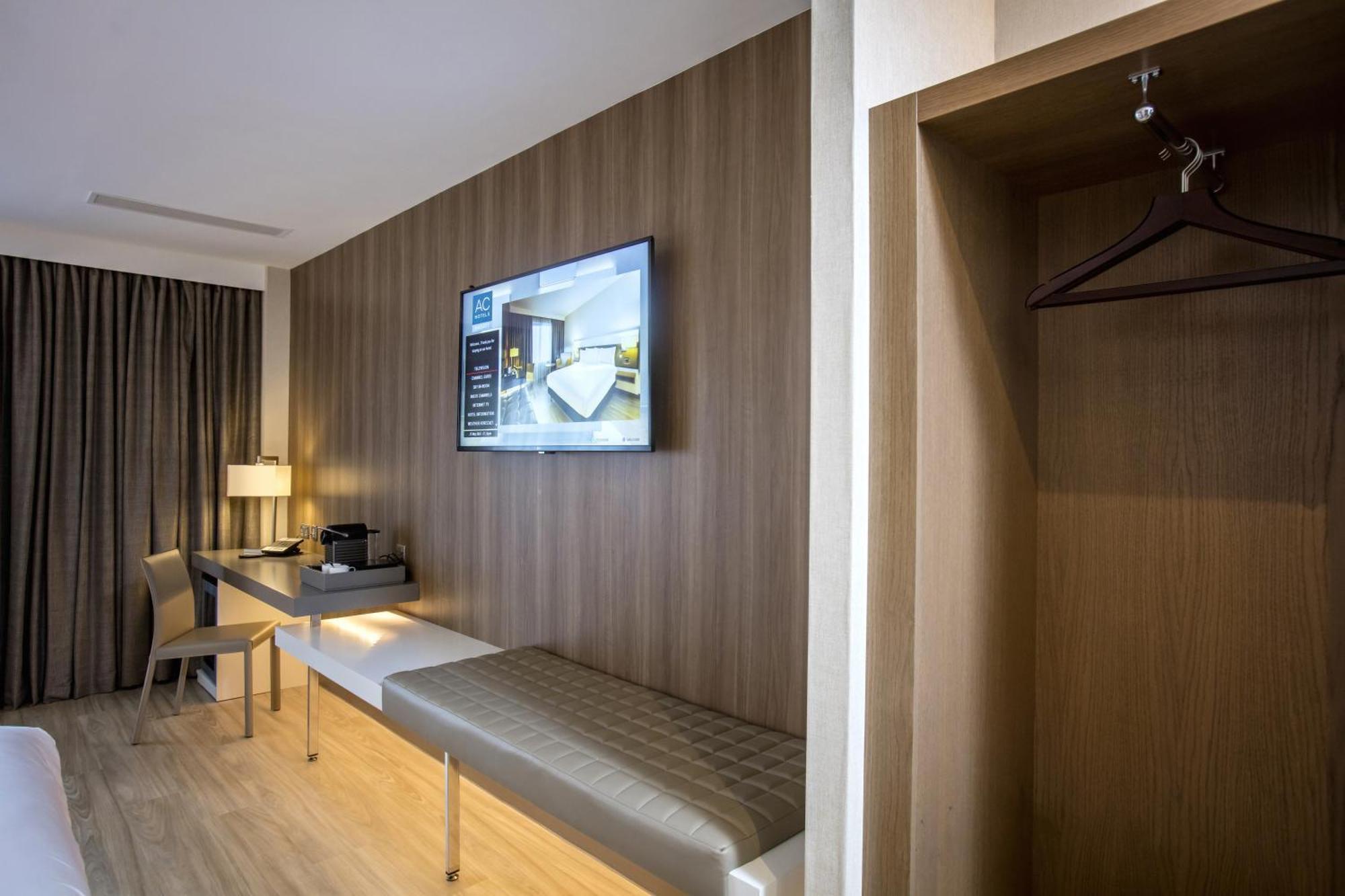 Quarto Queen Superior com Vista Água