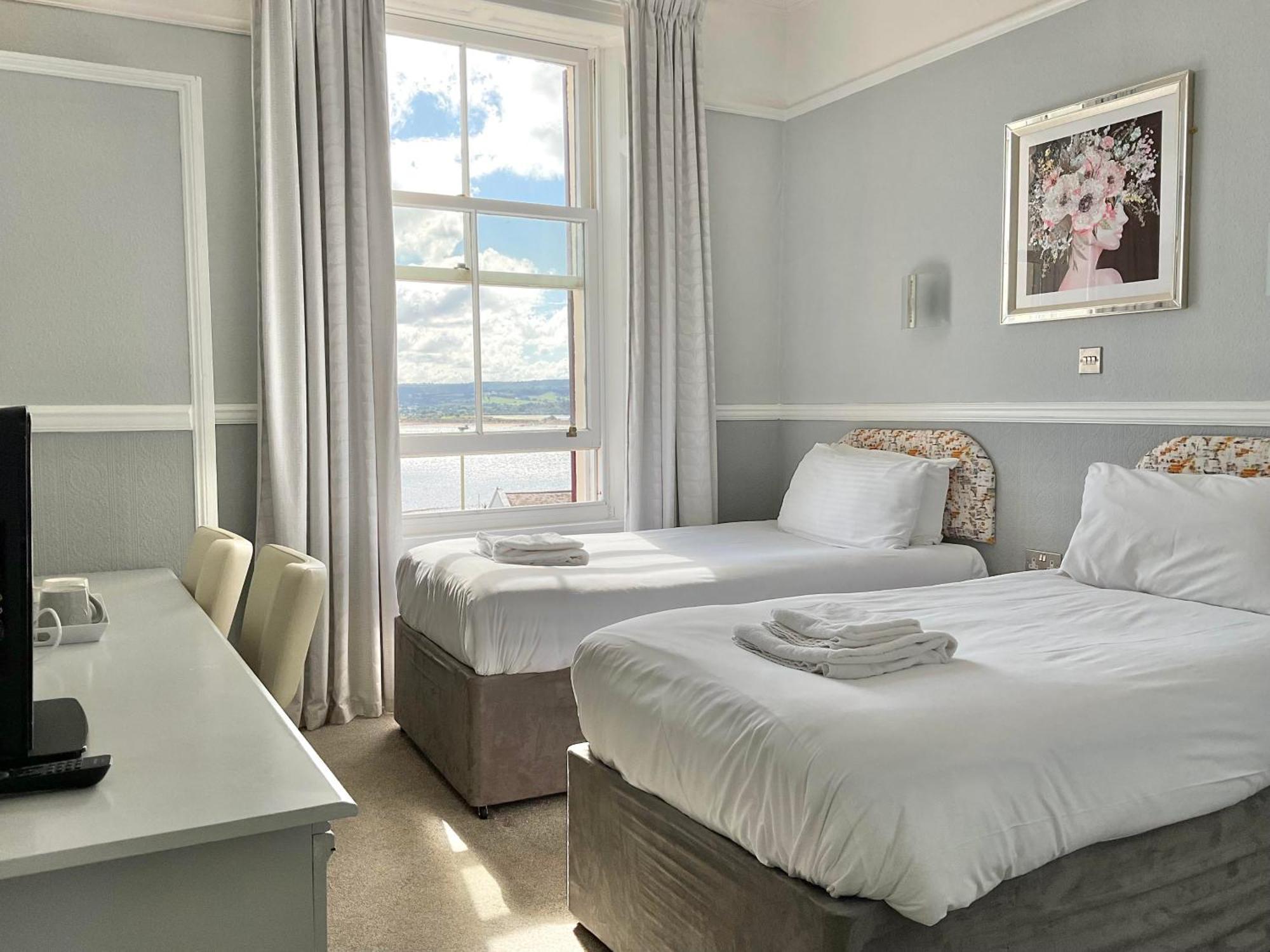 Twin Room with Sea View
