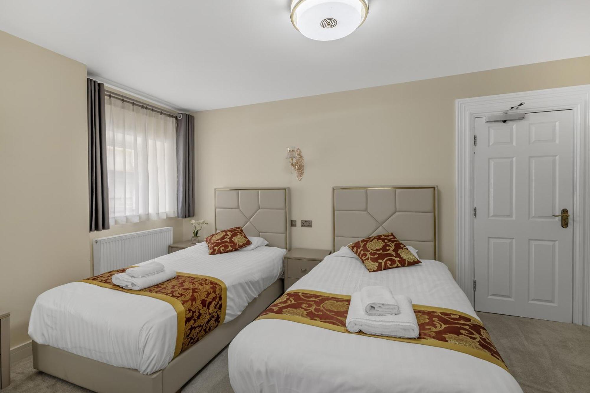 Deluxe Family Room