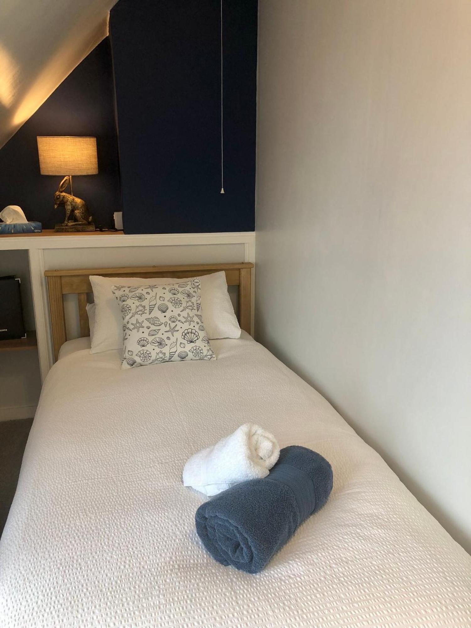 Standard Single Room Sea View,1555132807:JPEG