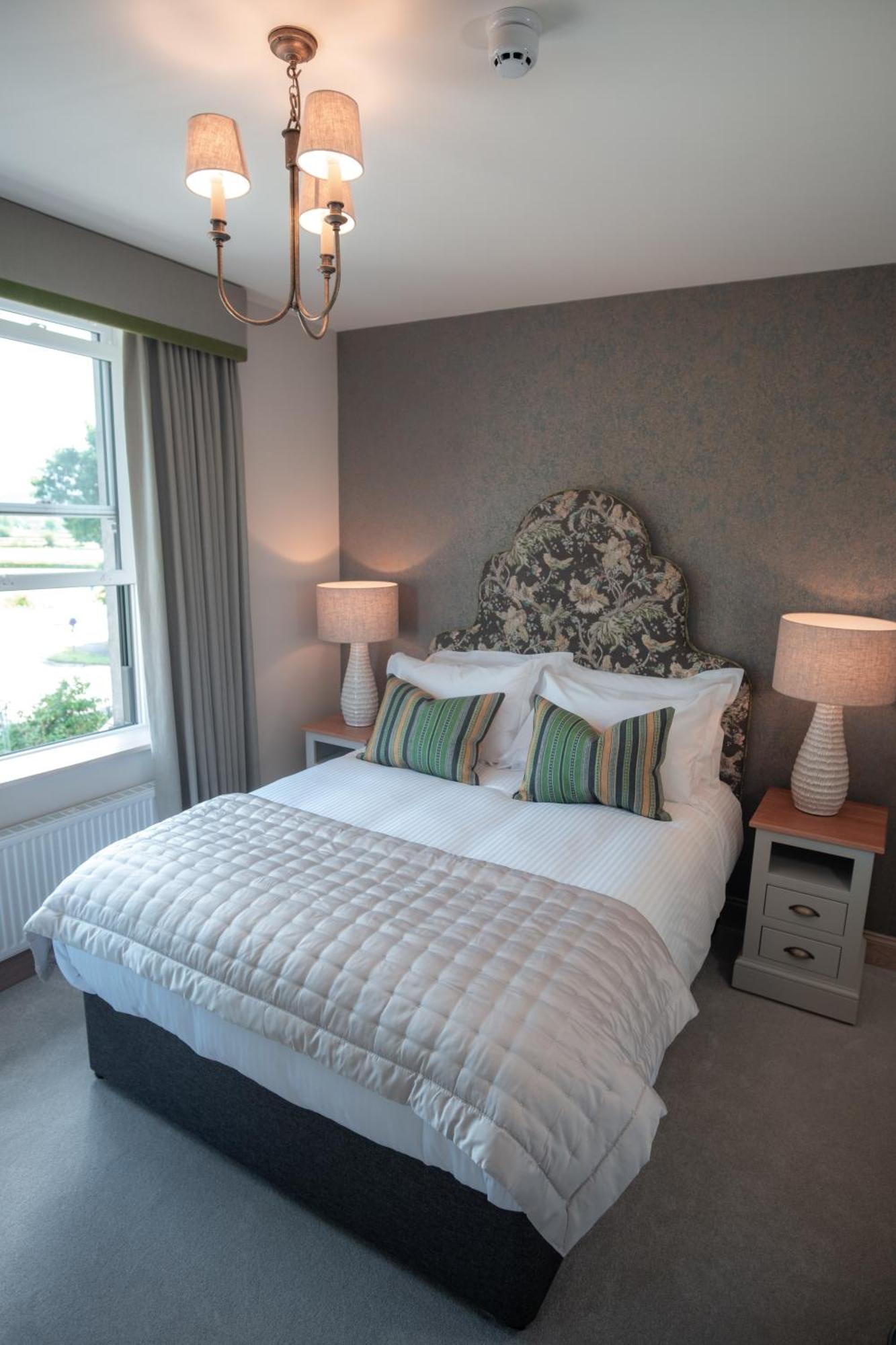 Deluxe Room,1557737860:JPEG