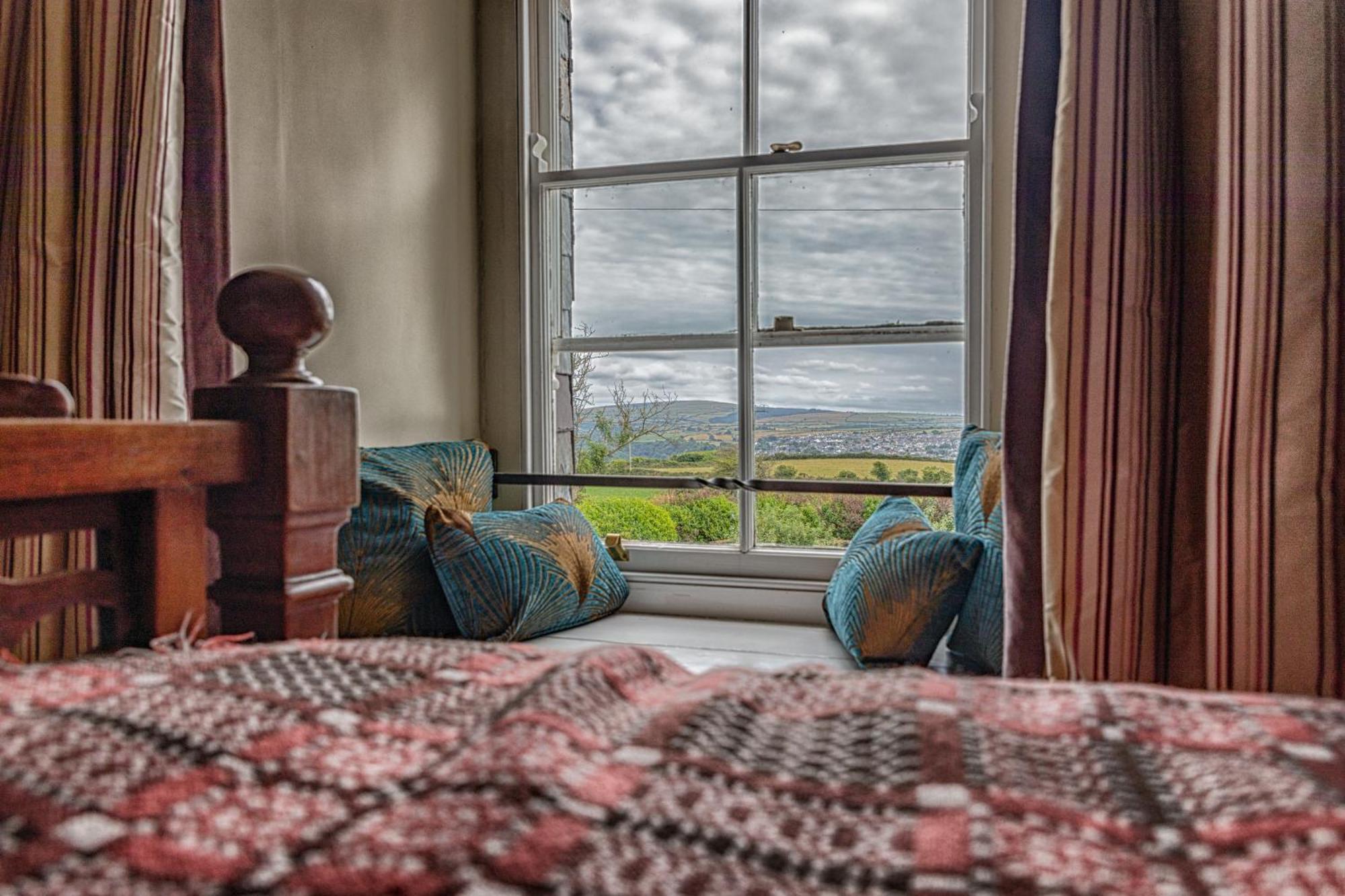 King Room with Mountain View