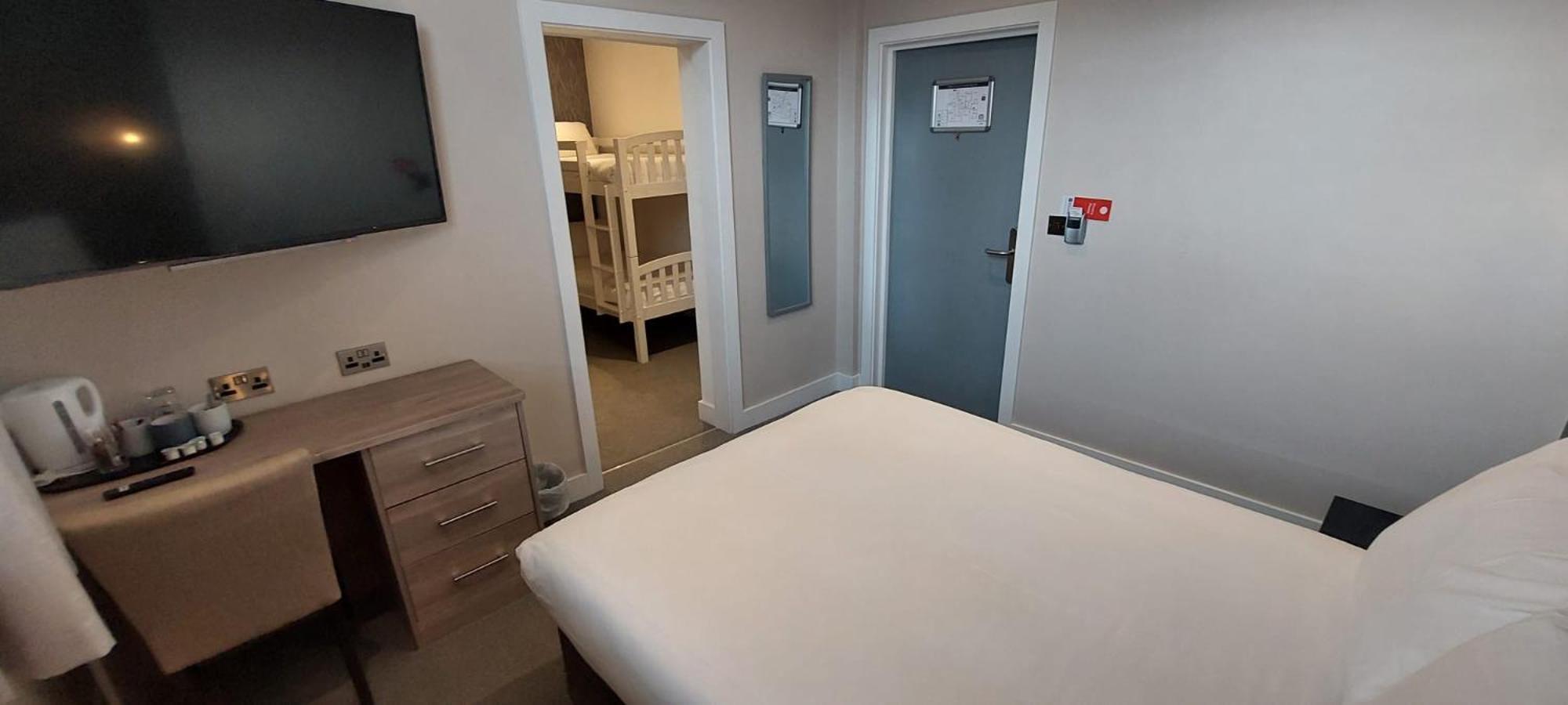 Deluxe Family Room