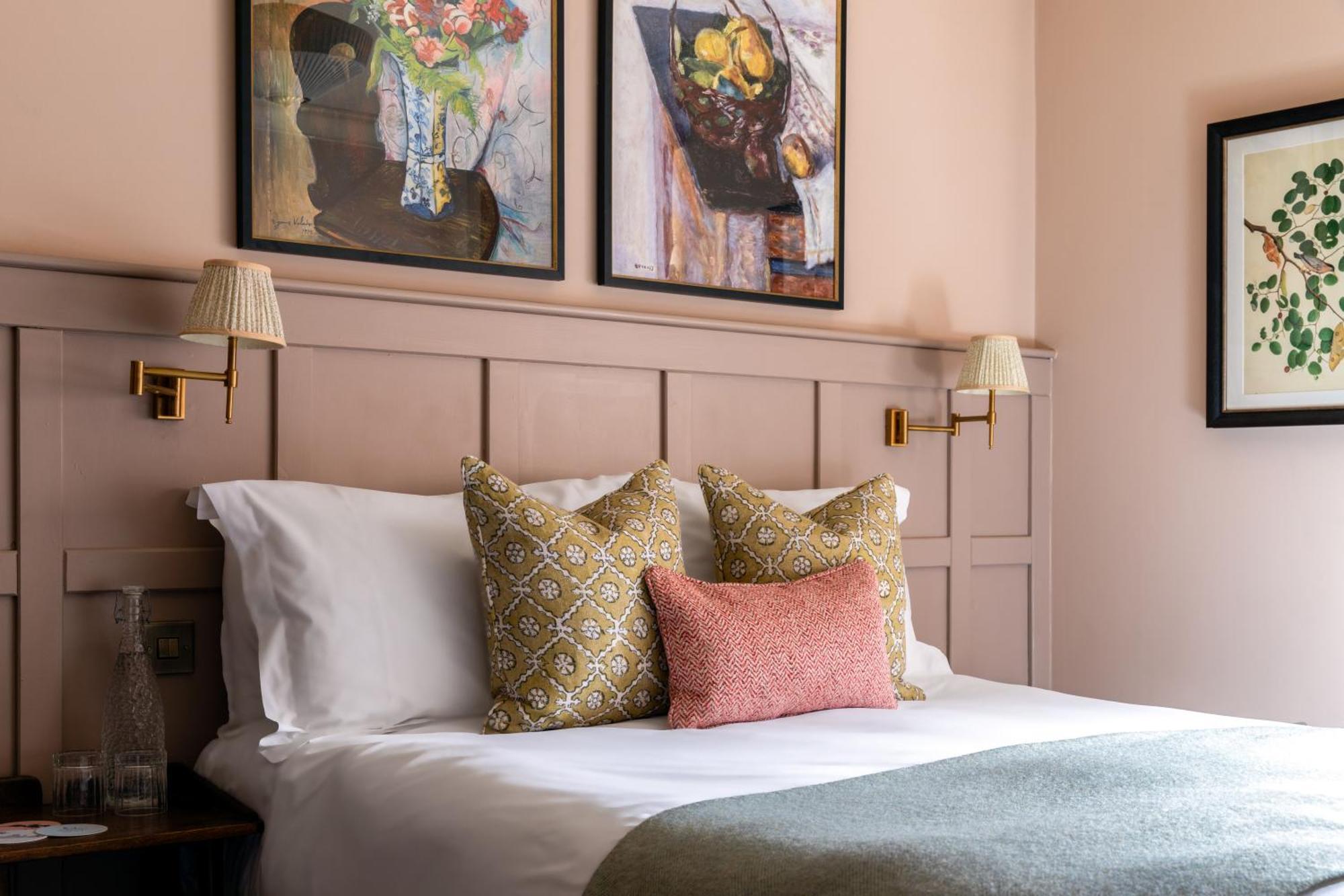 Double Room,1571275280:JPEG
