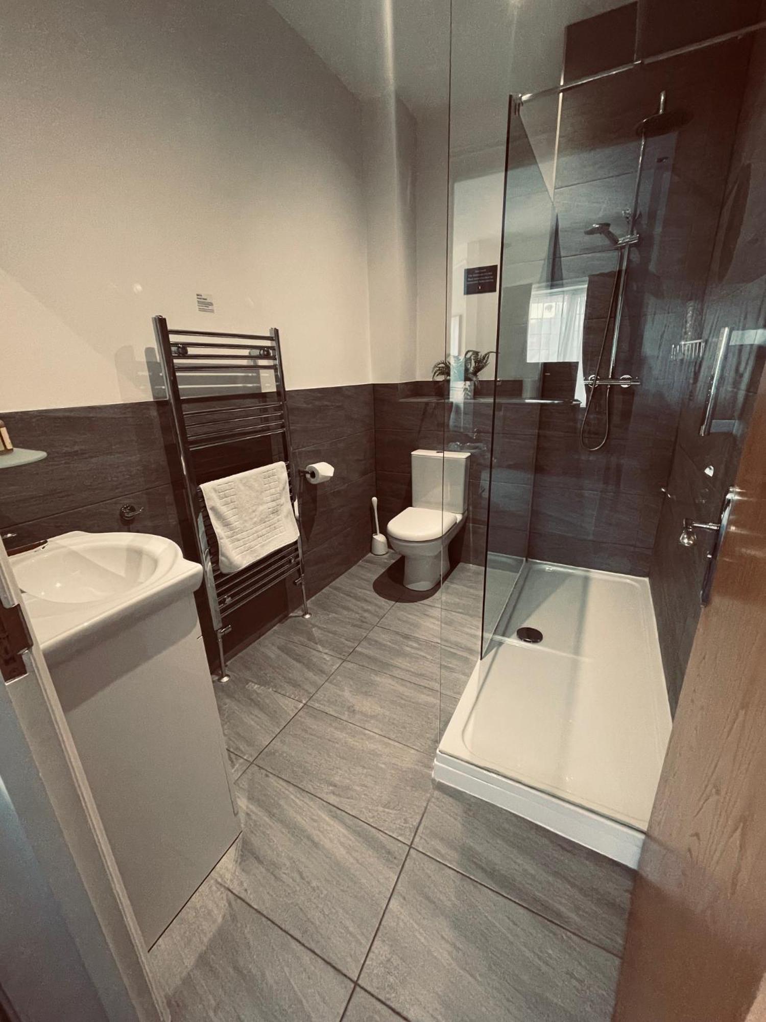 Double Room,1248928849:JPEG