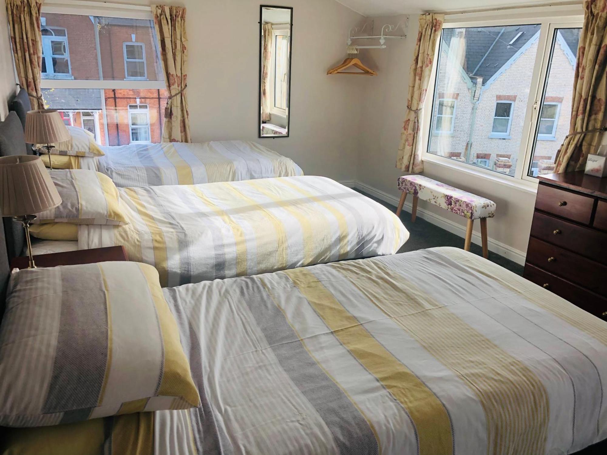 Triple Room,1351353751:JPEG