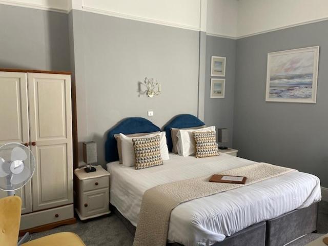 Double or Twin Room with Private Bathroom