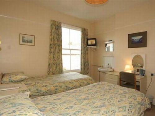 Twin Room with Private Bathroom