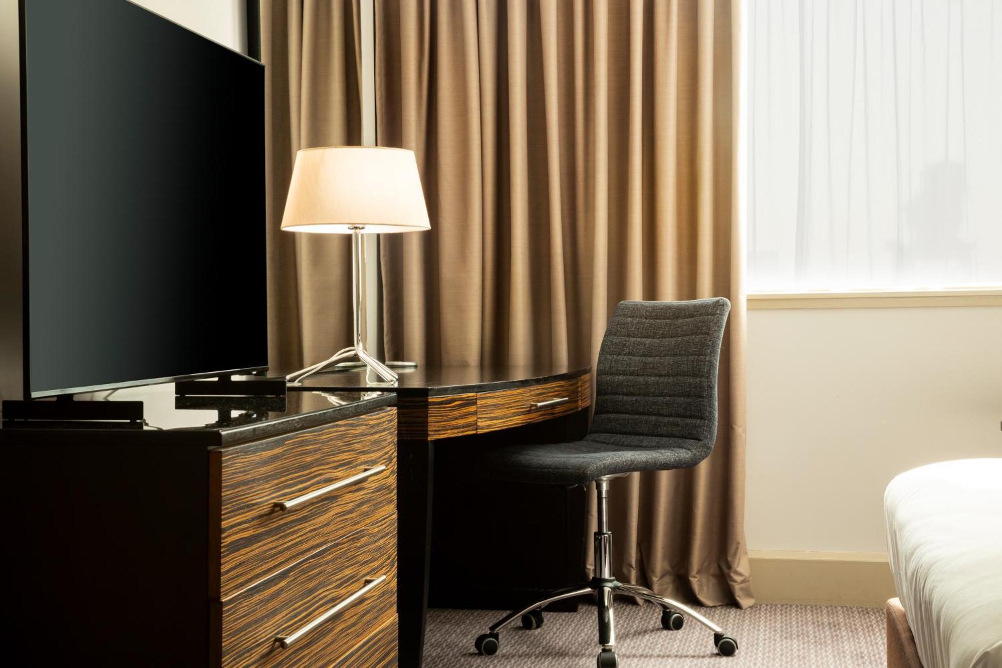 Camera Queen Standard