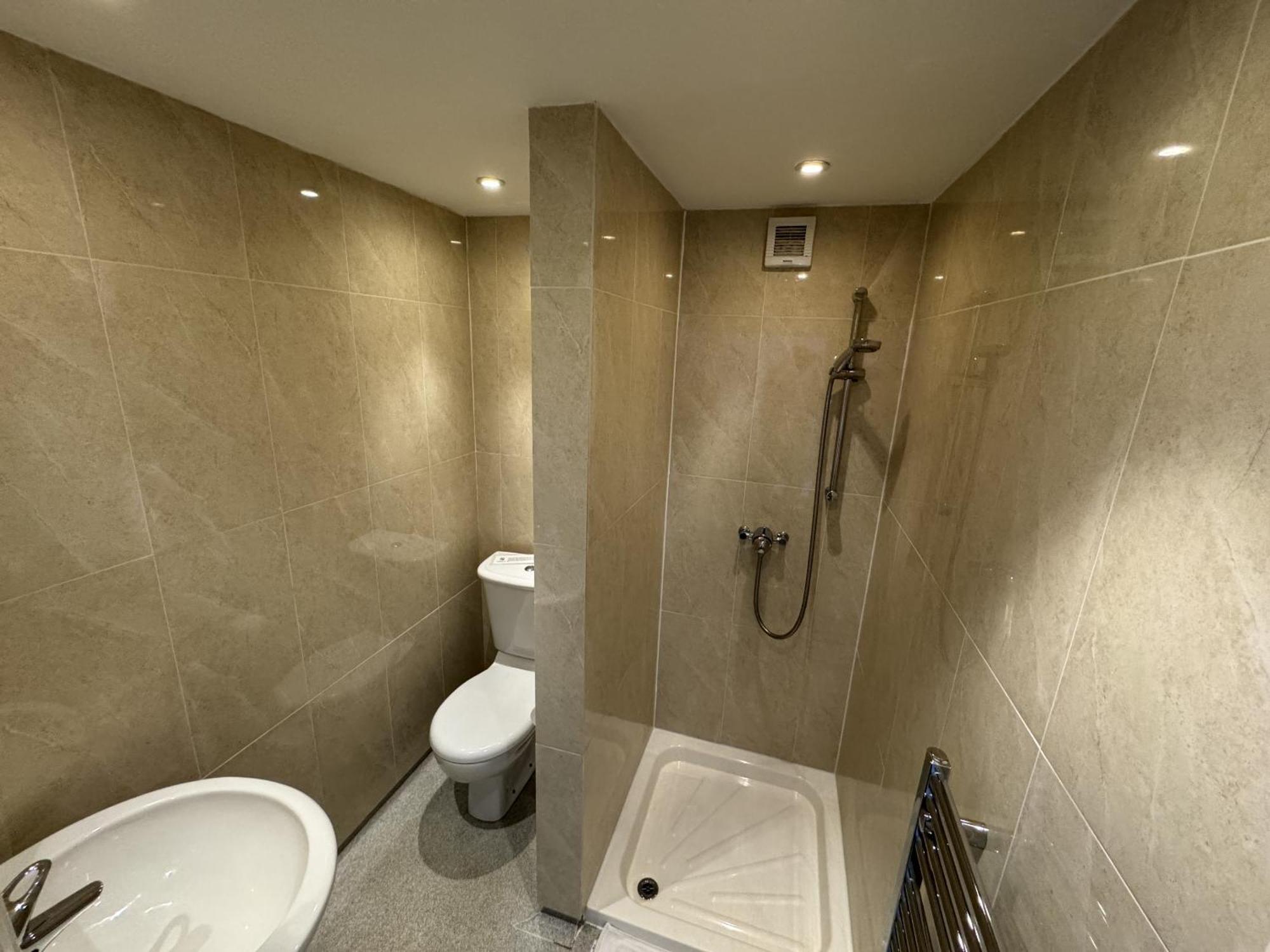 Twin Room with Shower